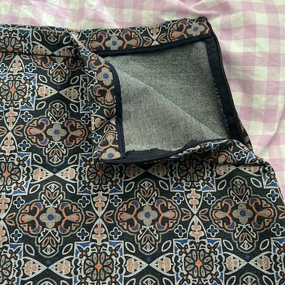 Patterned Skirt - Picture 3 of 4